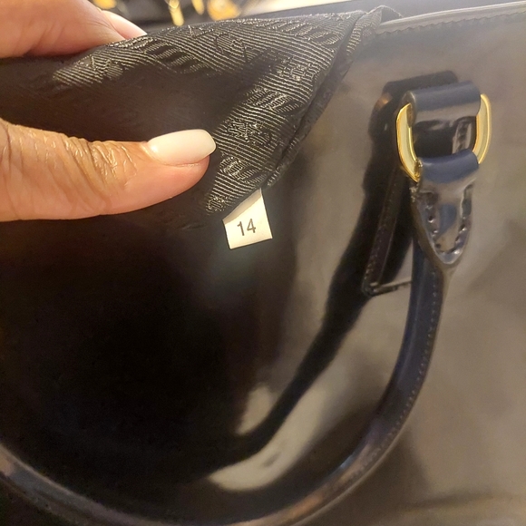 Prada Spazzolato Gardner Tote - Picture 9 of 16